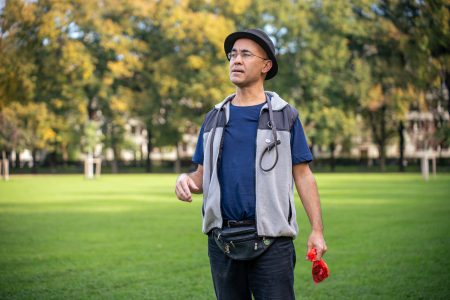 06_Simon_Chen_-_Er_will_nur_spielen_c_Fabian_Rölli_dl